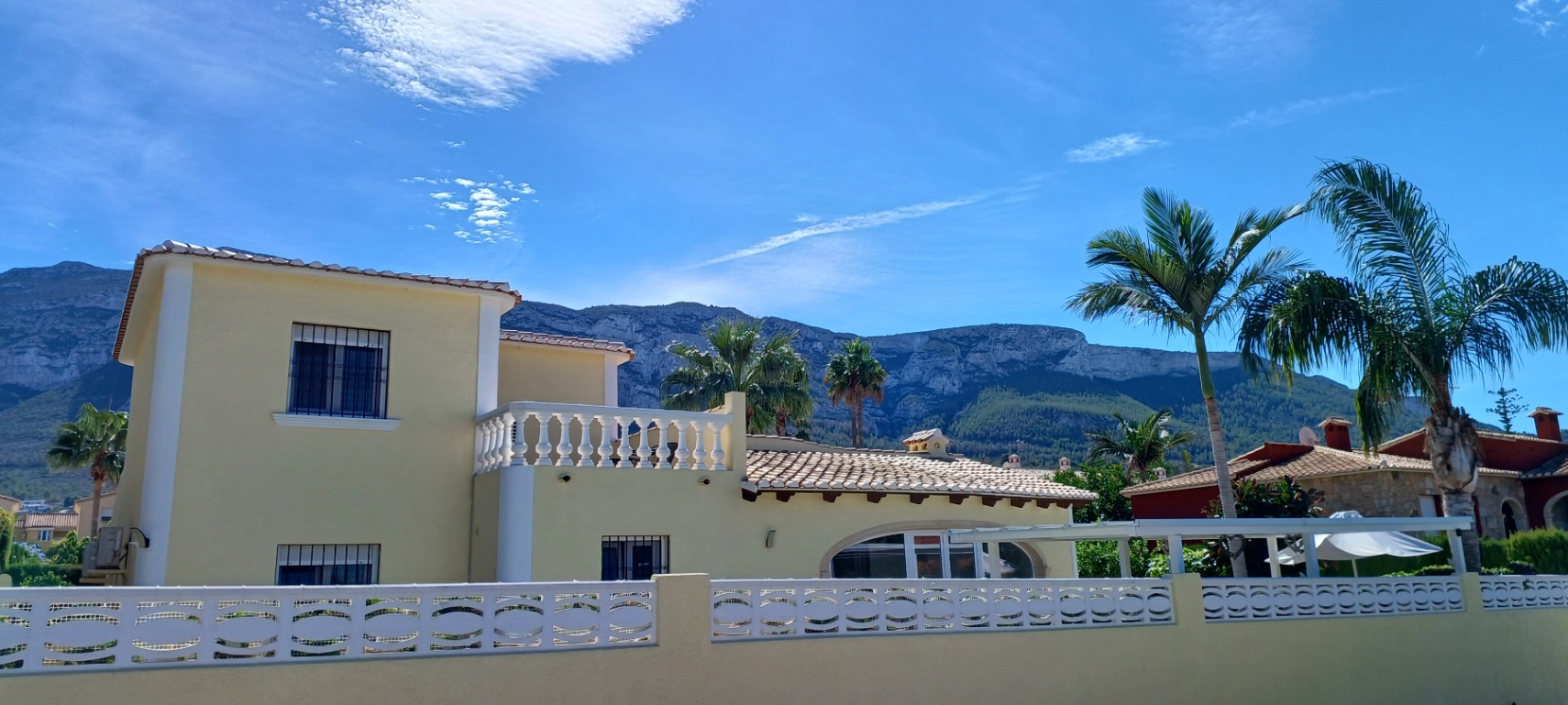 Villa de ensueño en venta en Dénia, con piscina y vistas al Montgó