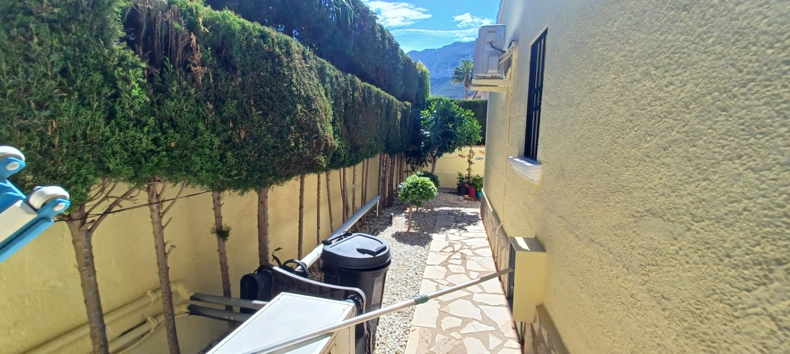 Villa de ensueño en venta en Dénia, con piscina y vistas al Montgó