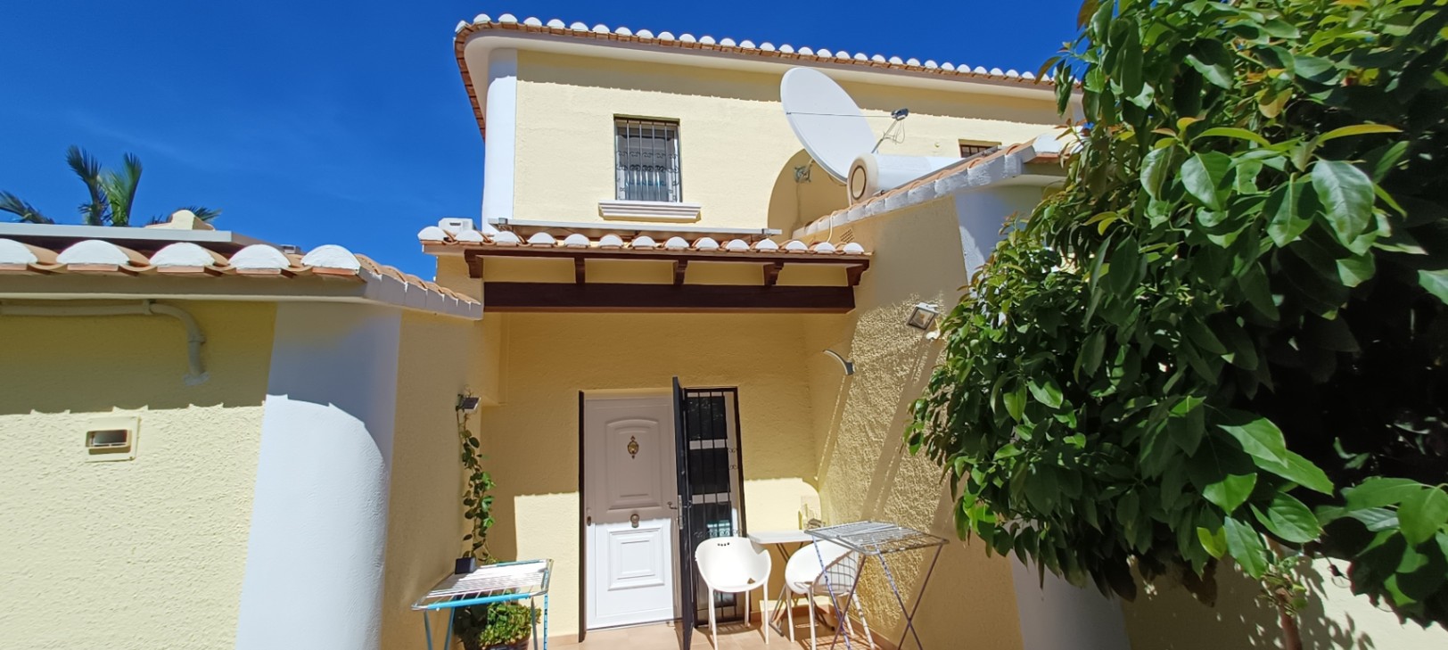 Villa de ensueño en venta en Dénia, con piscina y vistas al Montgó
