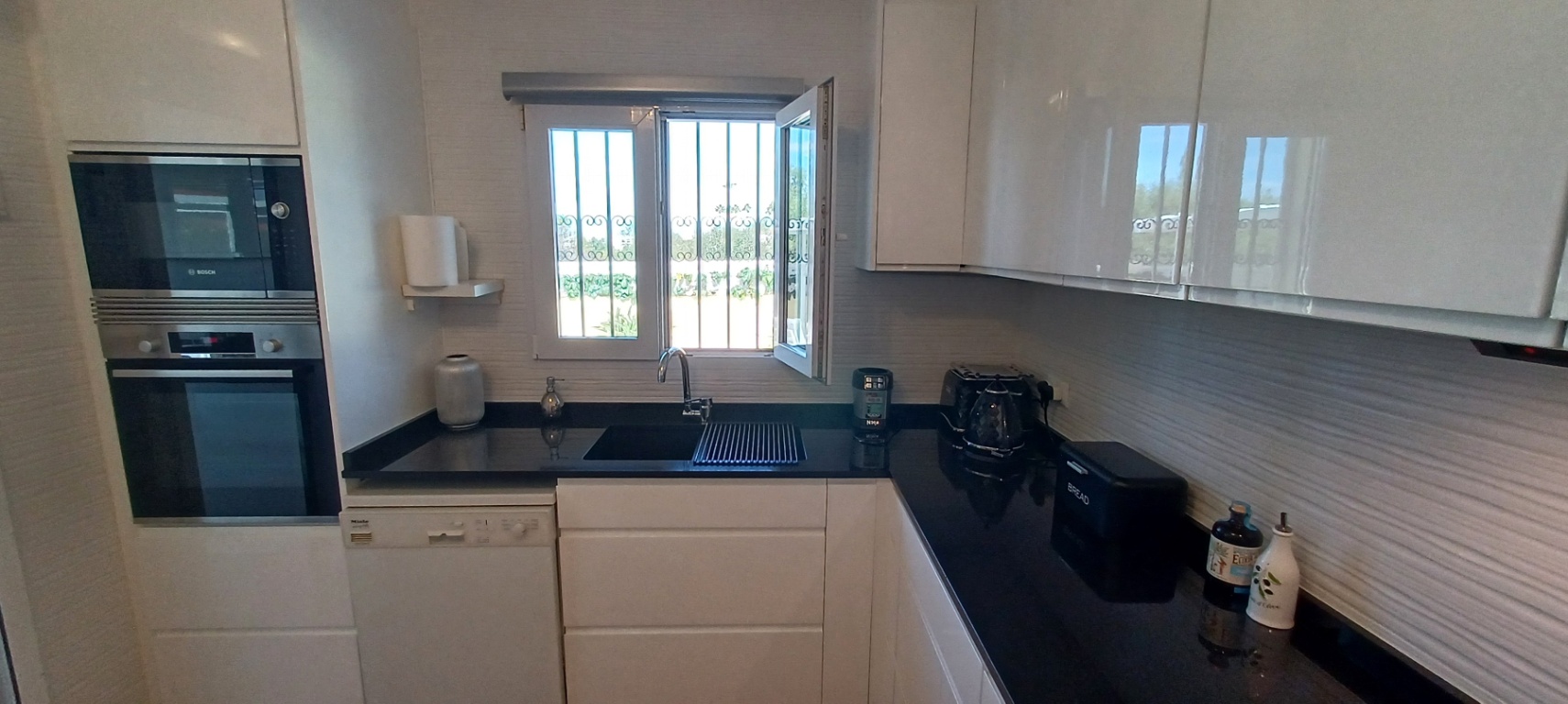 Villa de ensueño en venta en Dénia, con piscina y vistas al Montgó