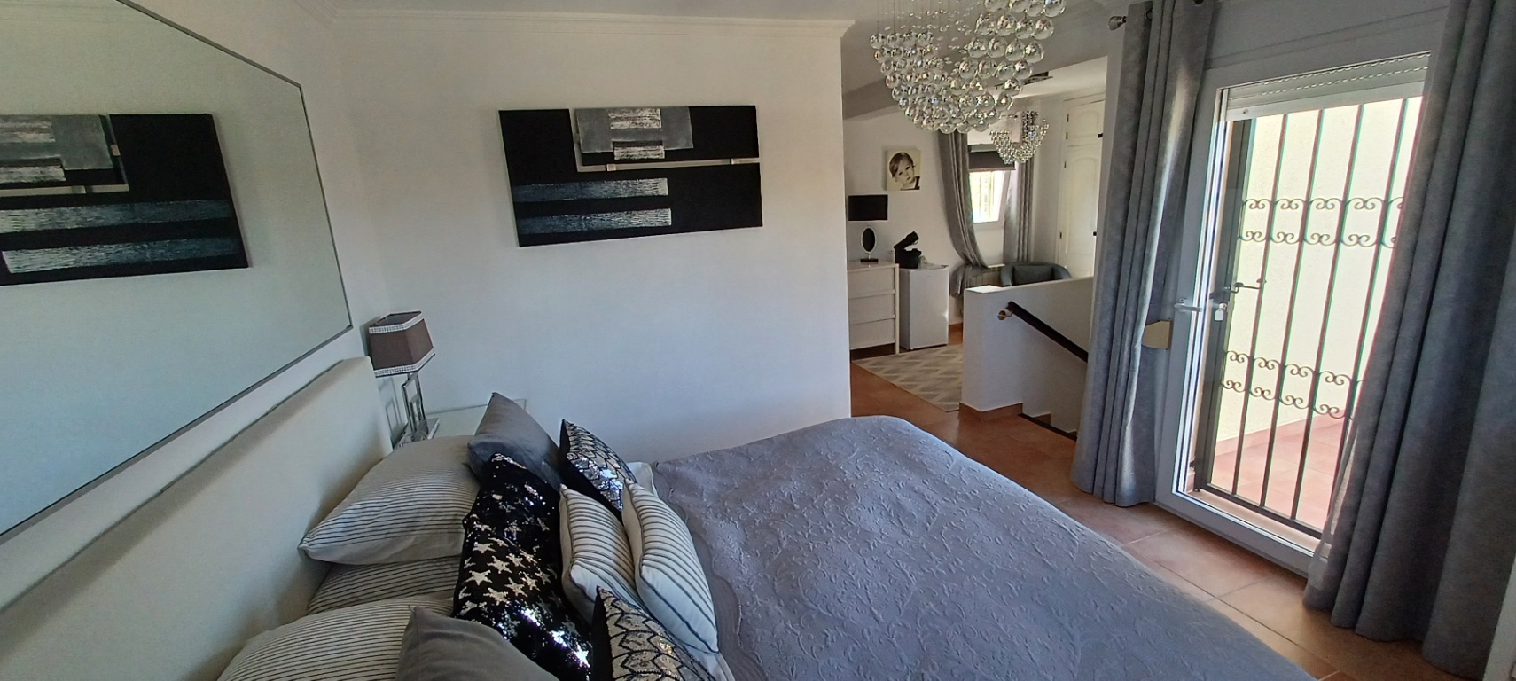 Villa de ensueño en venta en Dénia, con piscina y vistas al Montgó
