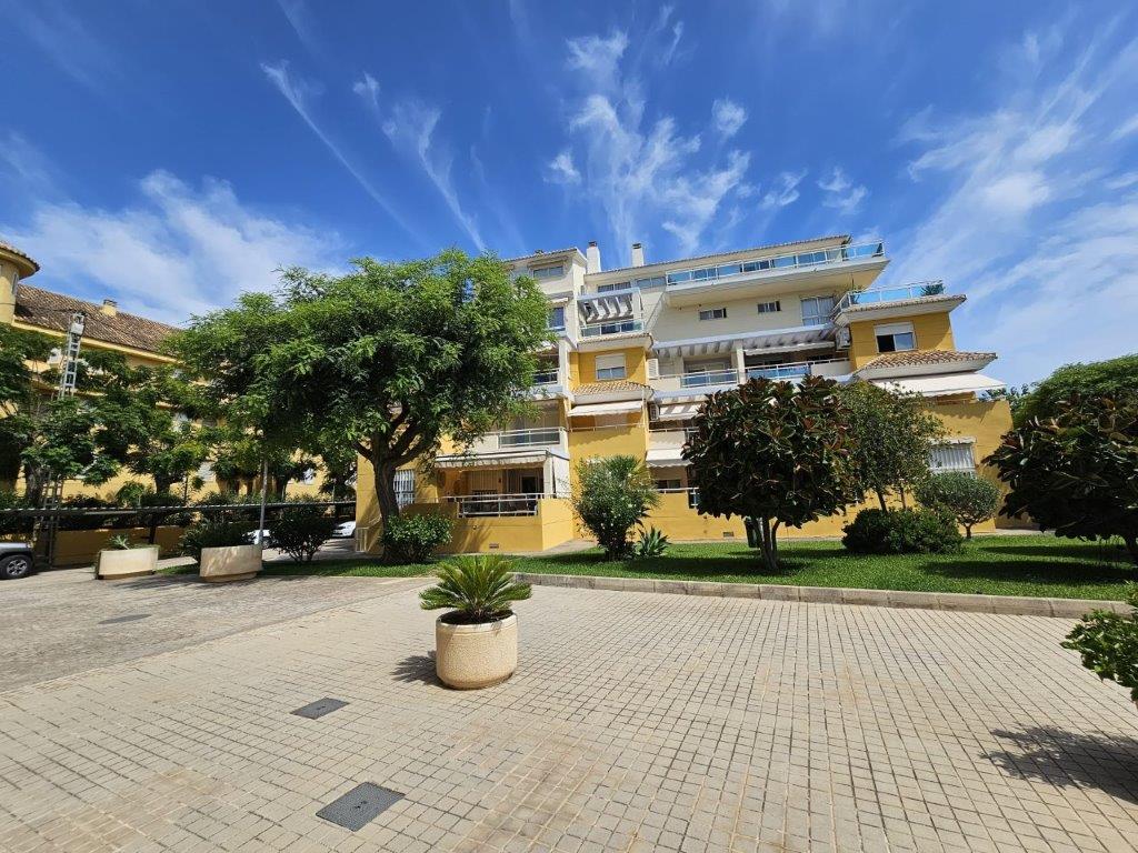 APARTAMENTO PRIMERA LINEA