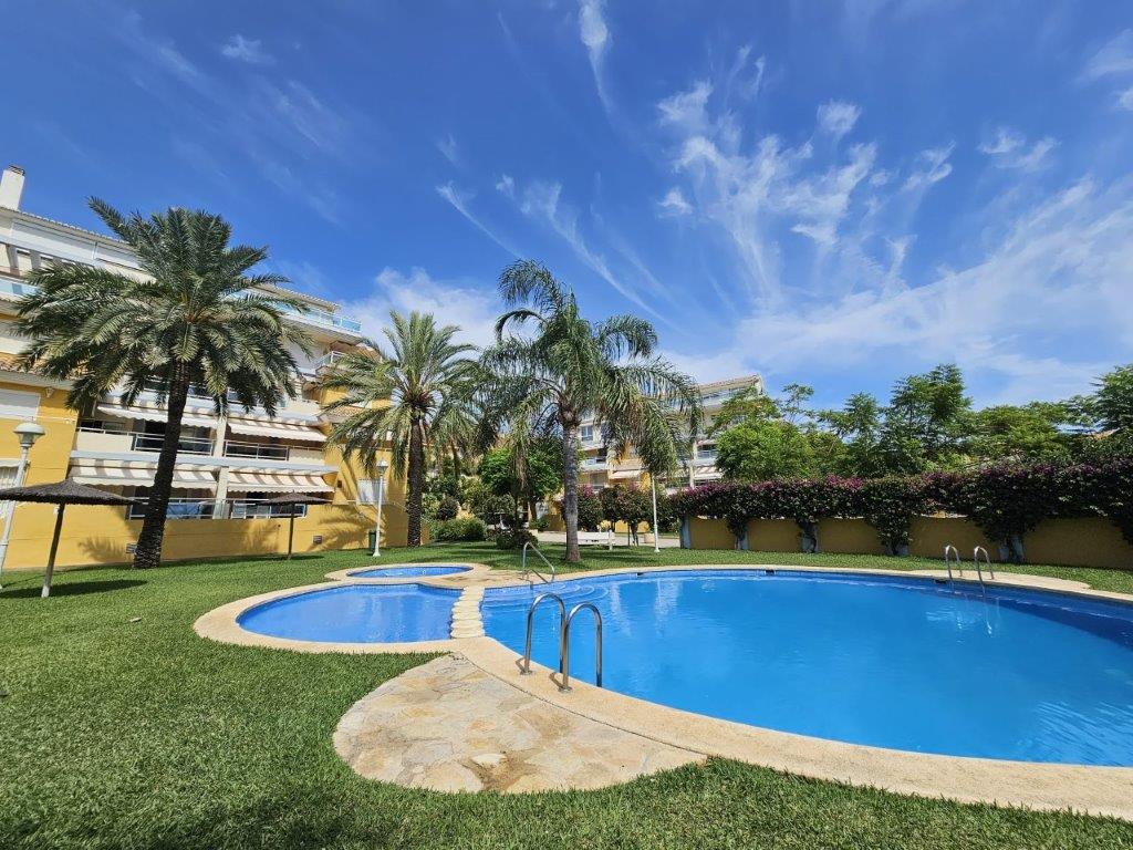 APARTAMENTO PRIMERA LINEA