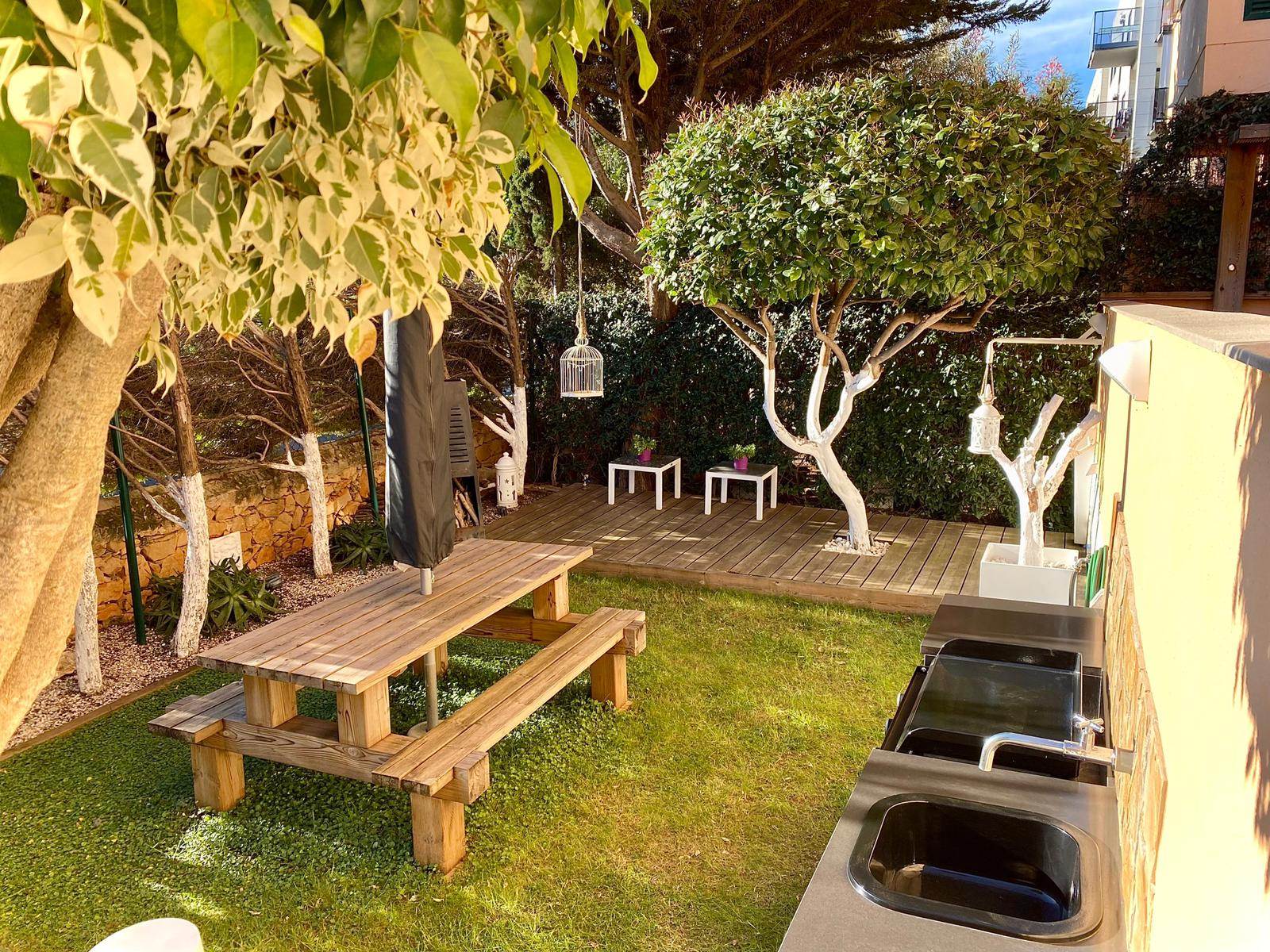 Apartamento reformado con 2 dormitorios en Denia, Alicante.