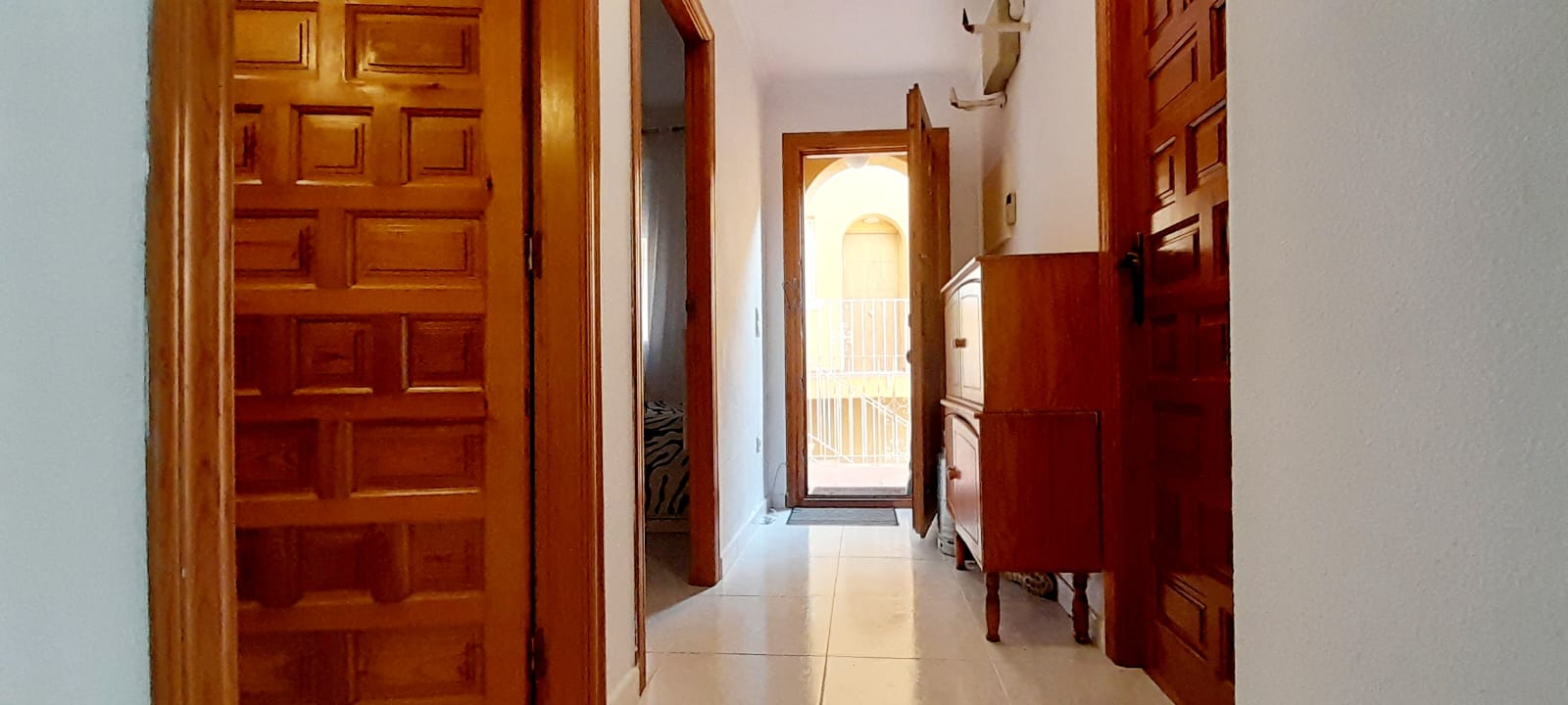 Casa adosada en Benitachell con 2 habitaciones y piscina comunitaria.