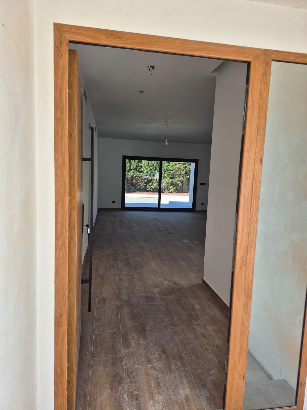 Chalet en venta con 3 dormitorios y piscina en Denia, Alicante