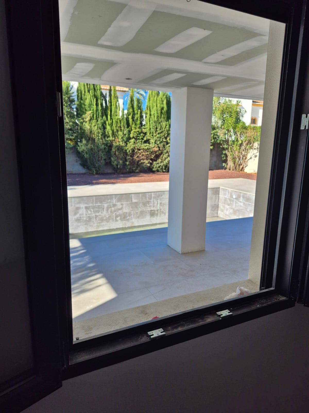 Chalet en venta con 3 dormitorios y piscina en Denia, Alicante
