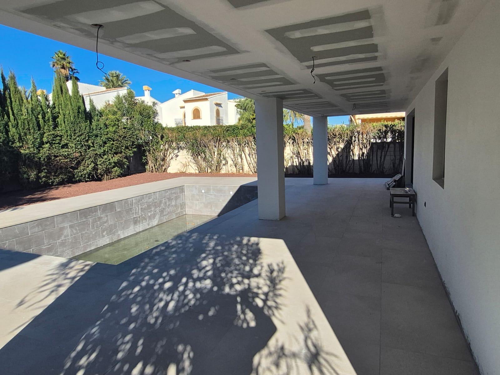 Chalet en venta con 3 dormitorios y piscina en Denia, Alicante