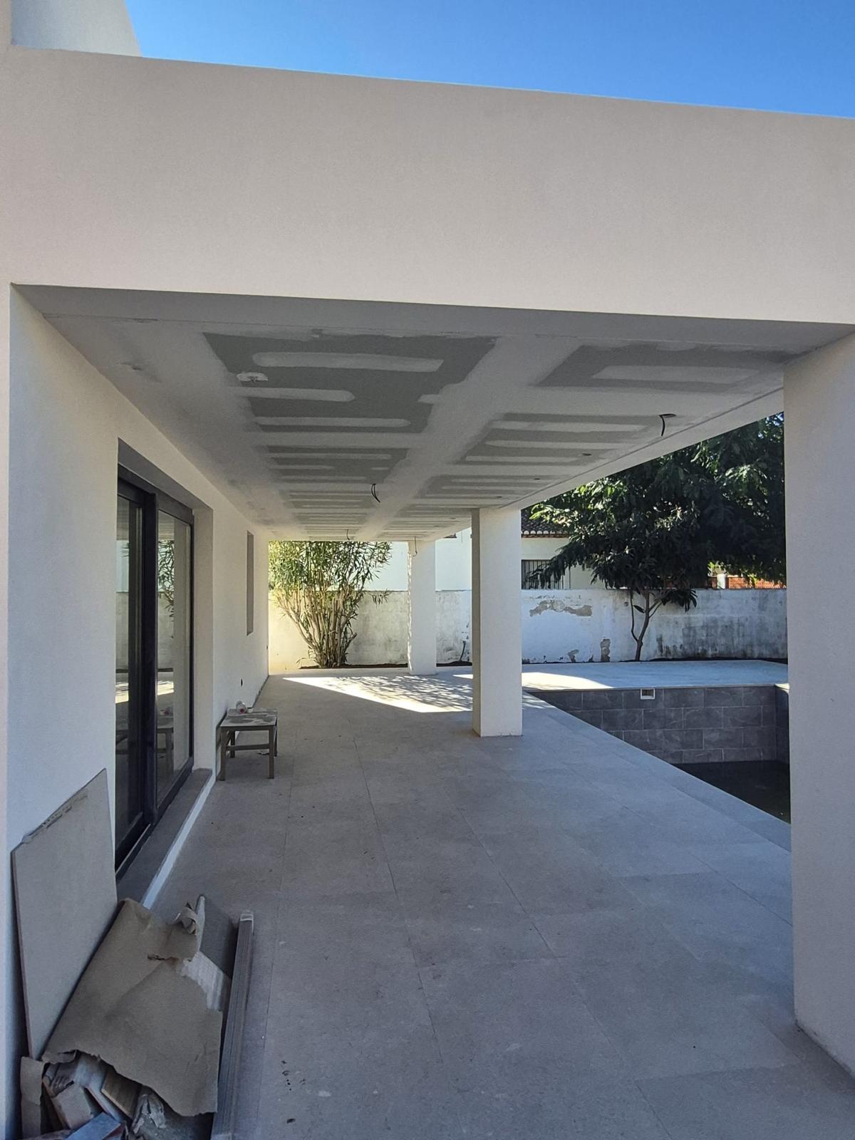 Chalet en venta con 3 dormitorios y piscina en Denia, Alicante
