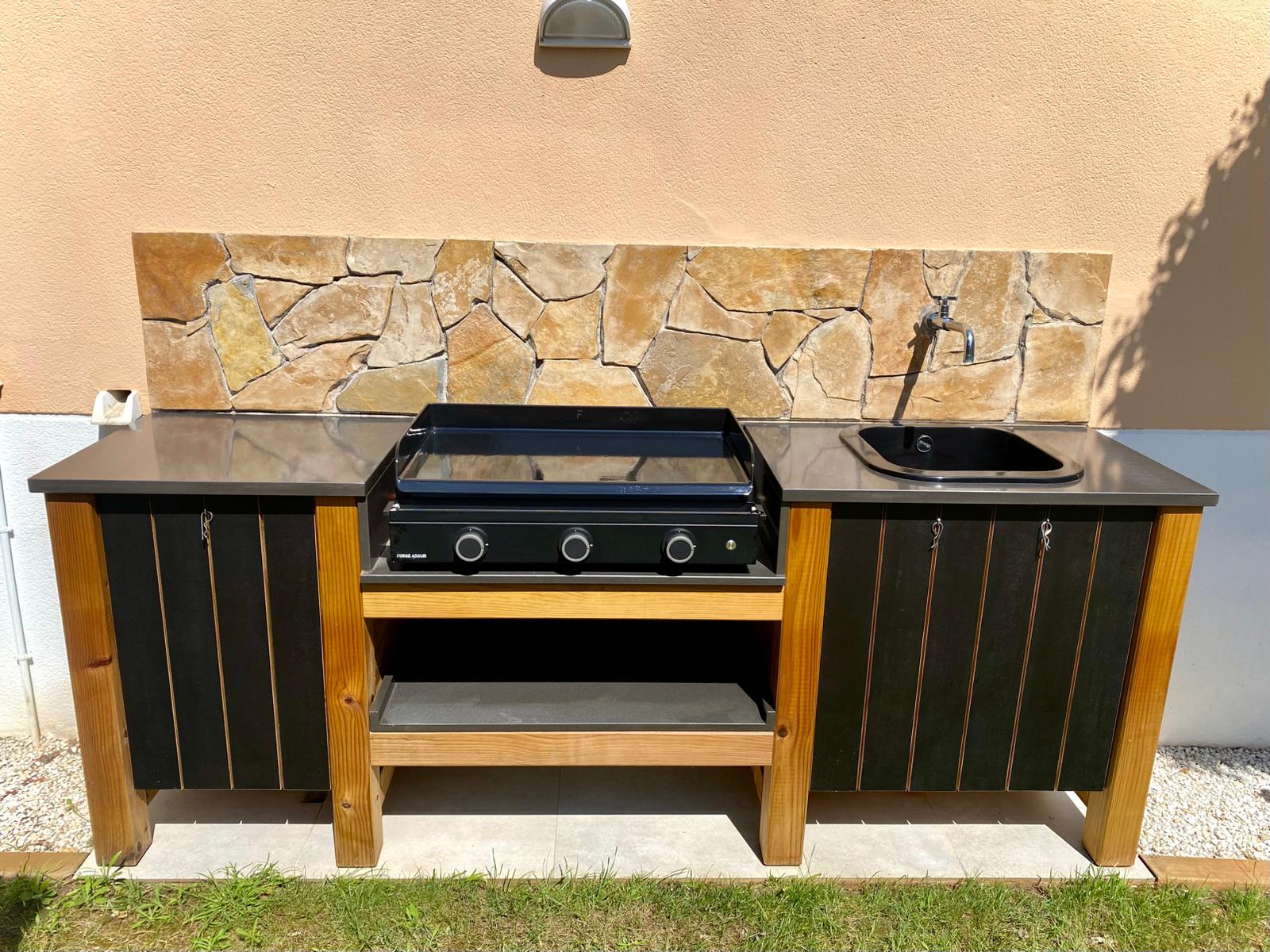 Apartamento reformado con 2 dormitorios en Denia, Alicante.