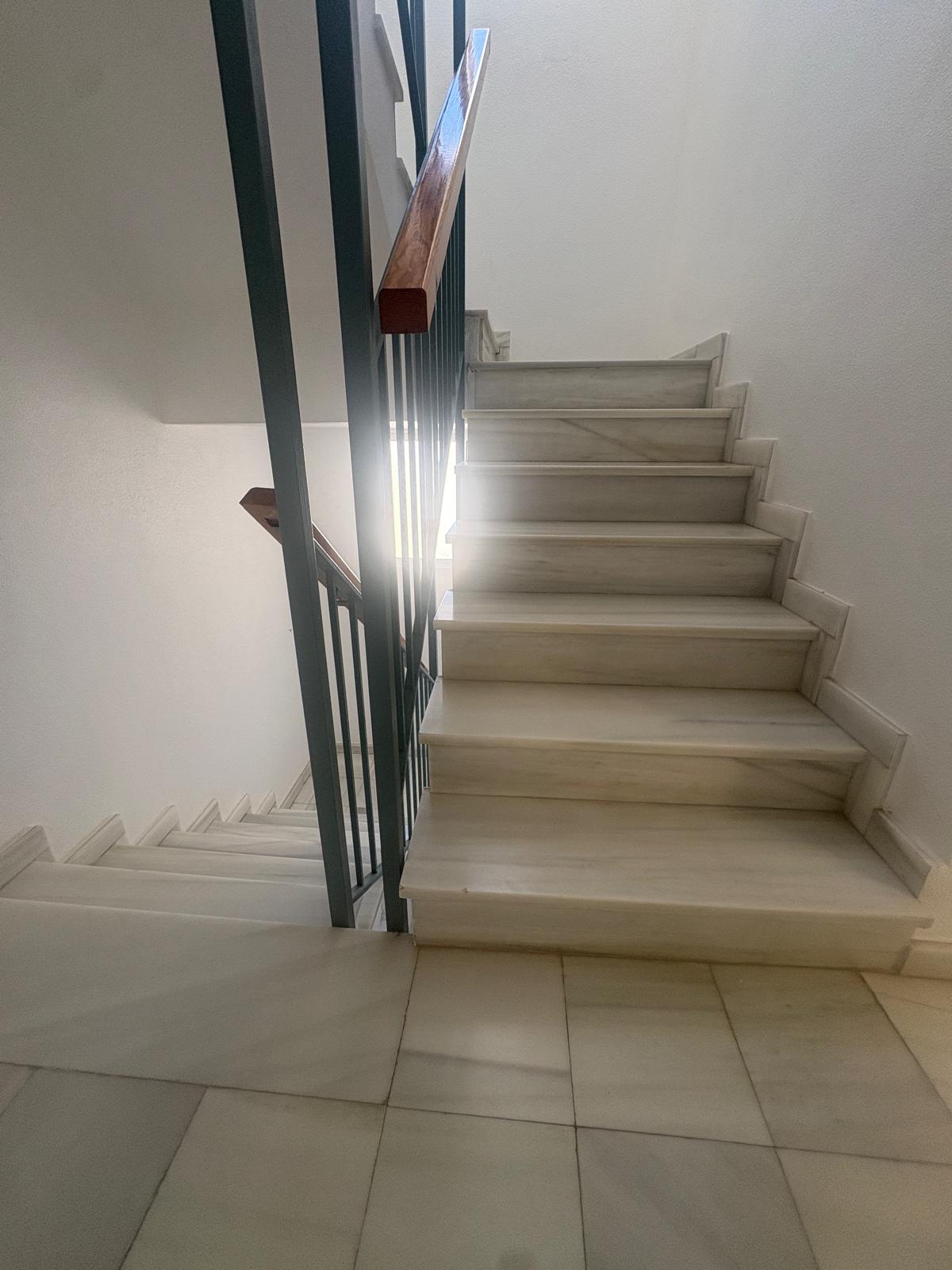 Apartamento en venta de 2 dormitorios en Torrevieja, Alicante.
