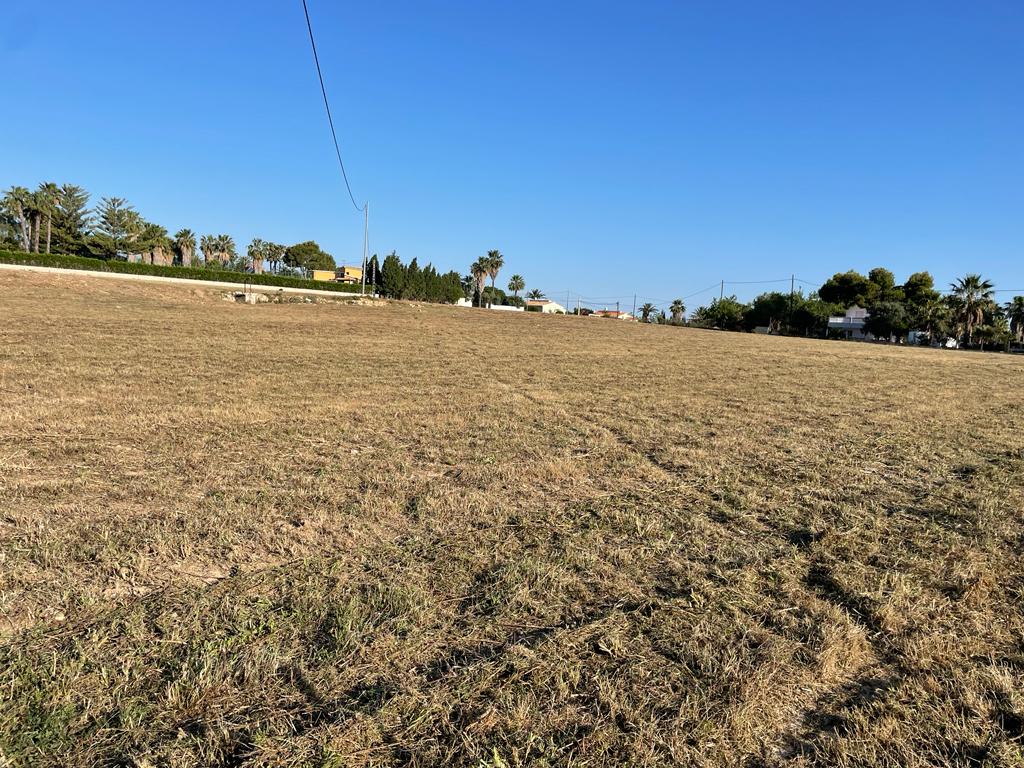 PARCELA EN DENIA CON CASA UBICACION IDEAL