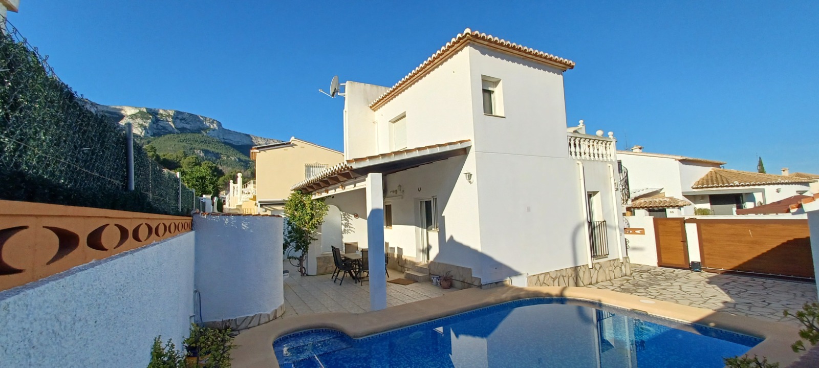 VILLA INDEPENDIENTE EN DENIA