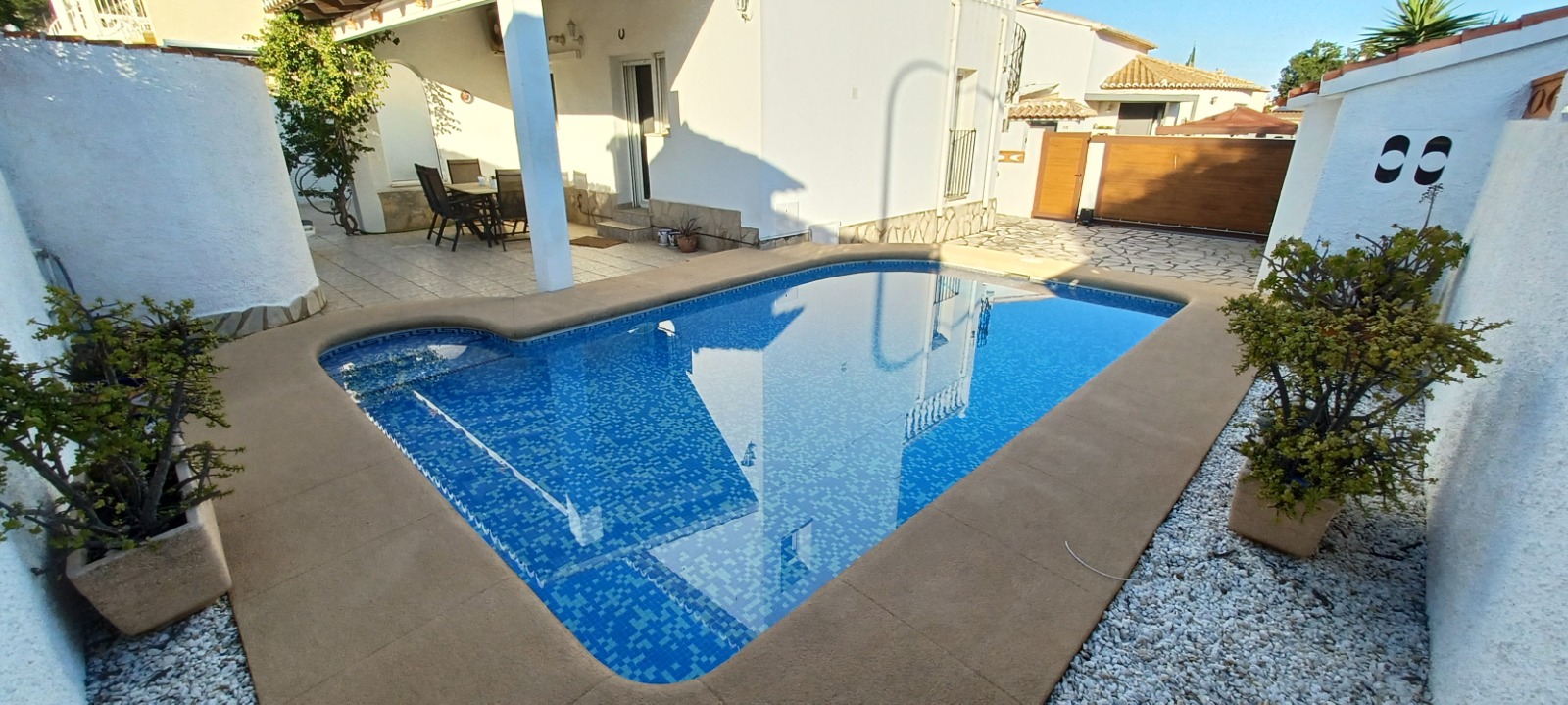 VILLA INDEPENDIENTE EN DENIA