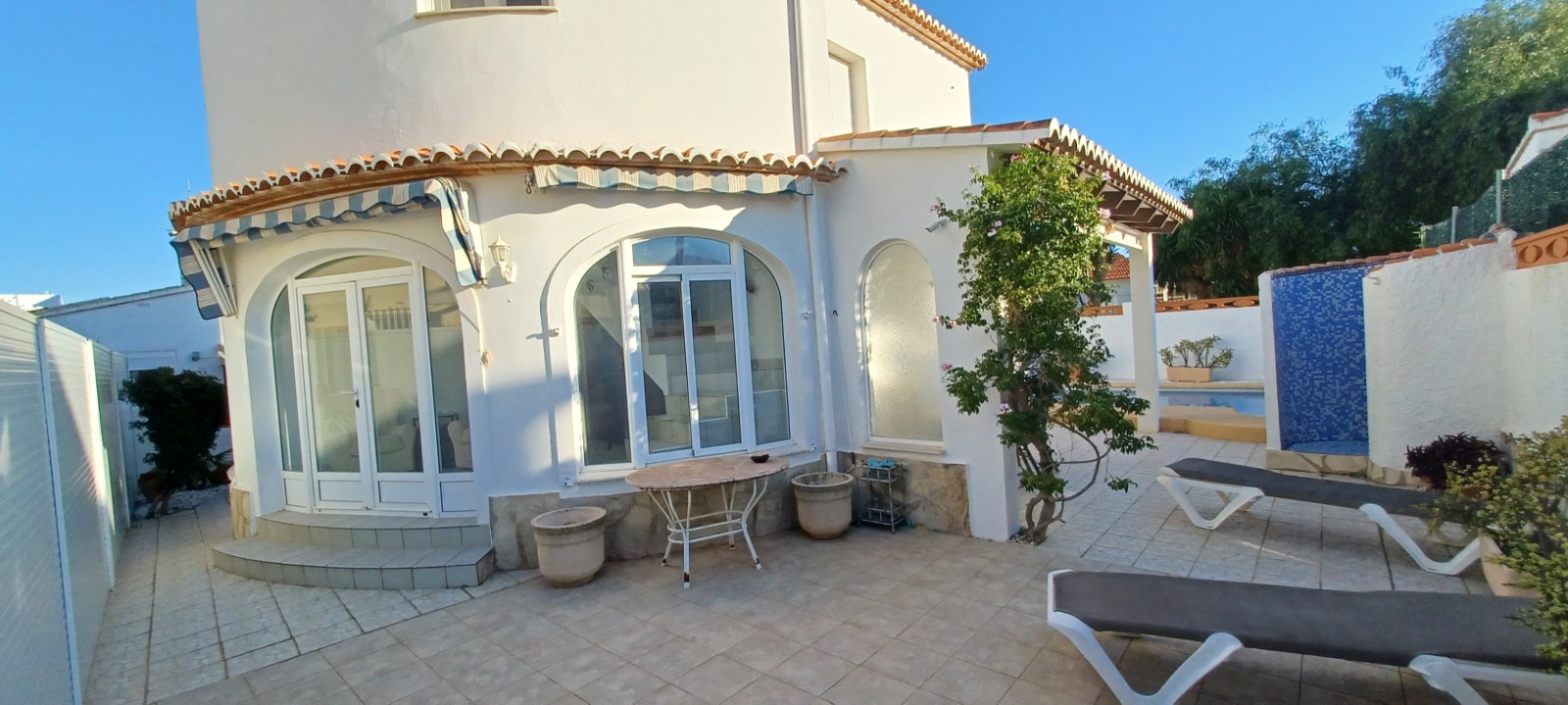 VILLA INDEPENDIENTE EN DENIA