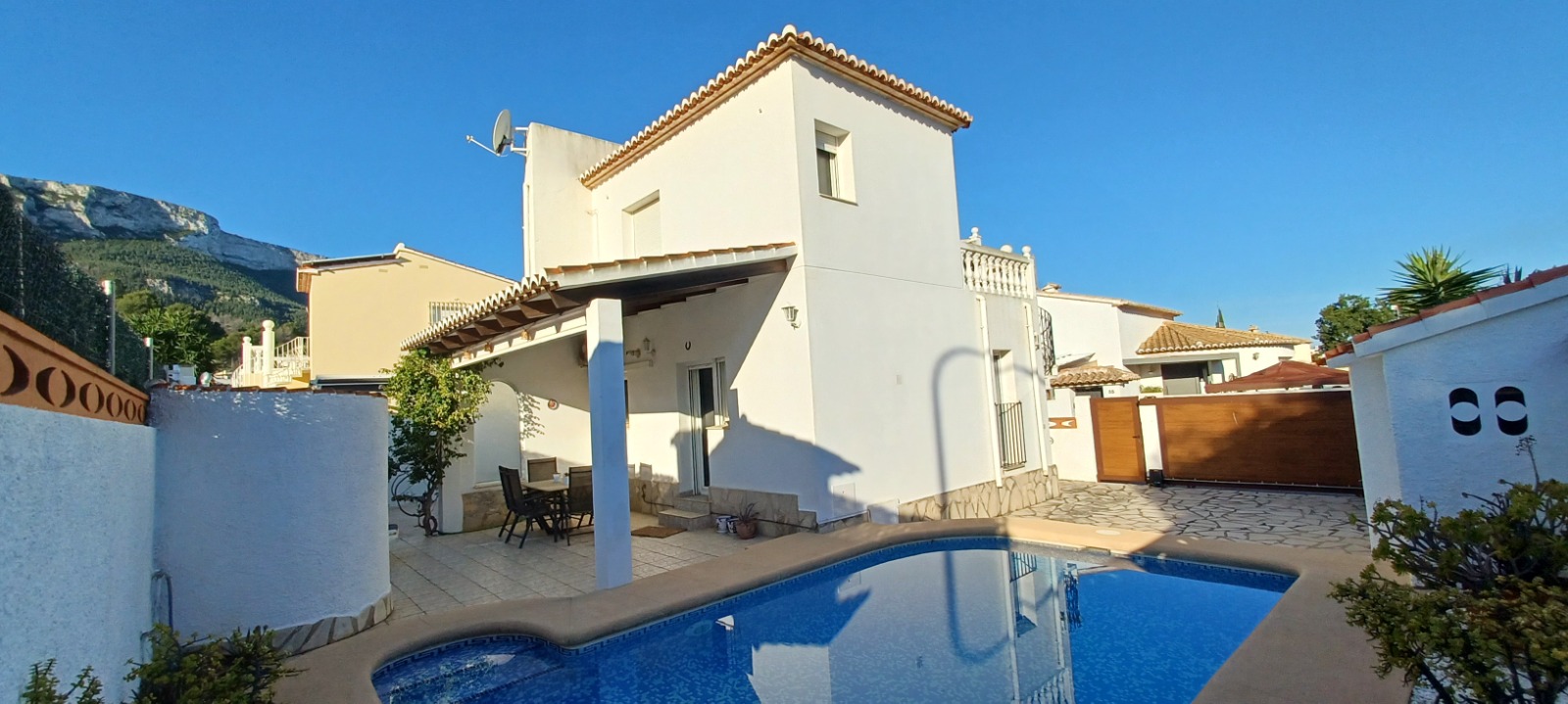 VILLA INDEPENDIENTE EN DENIA
