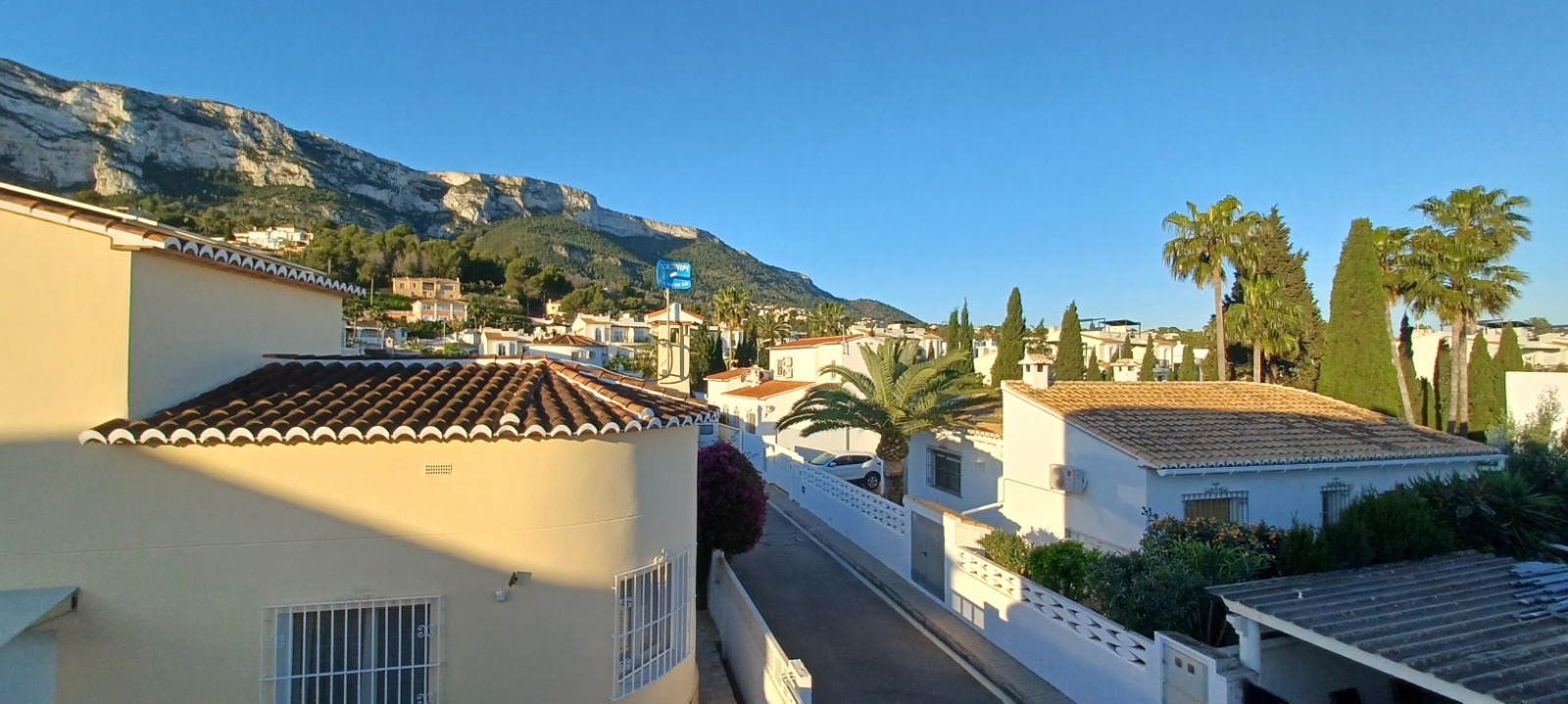 VILLA INDEPENDIENTE EN DENIA
