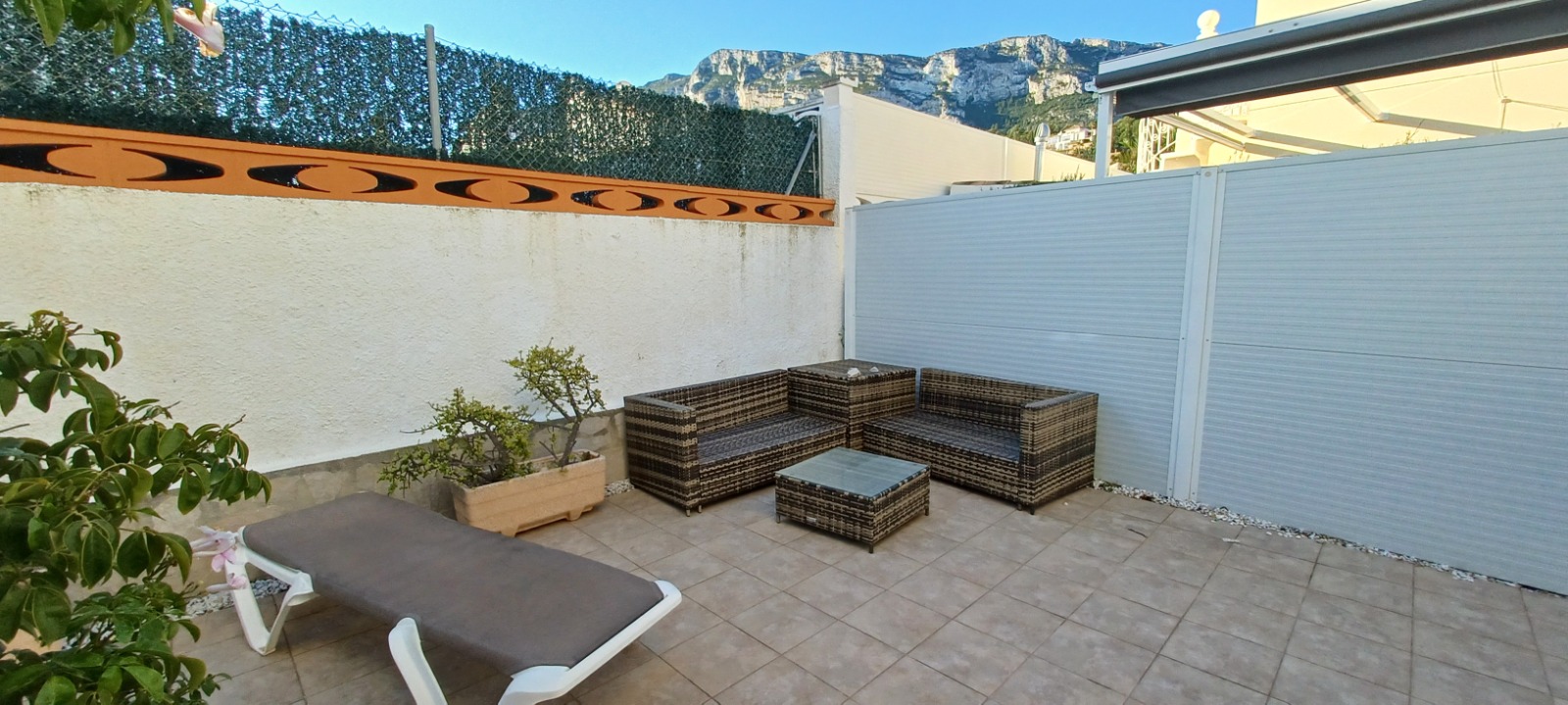 VILLA INDEPENDIENTE EN DENIA