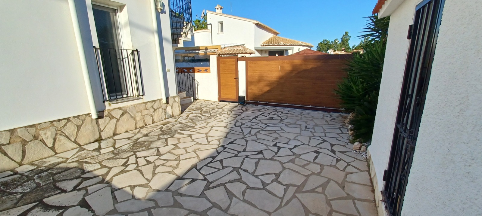 VILLA INDEPENDIENTE EN DENIA