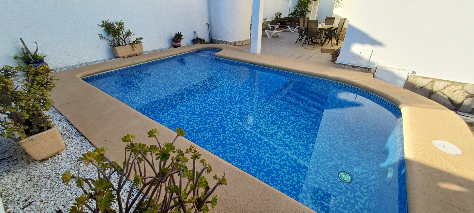 VILLA INDEPENDIENTE EN DENIA