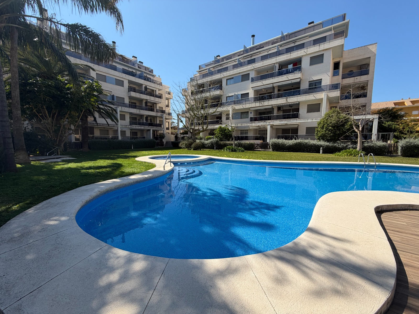 PLANTA BAJA CON PISCINA — KM 1 DENIA