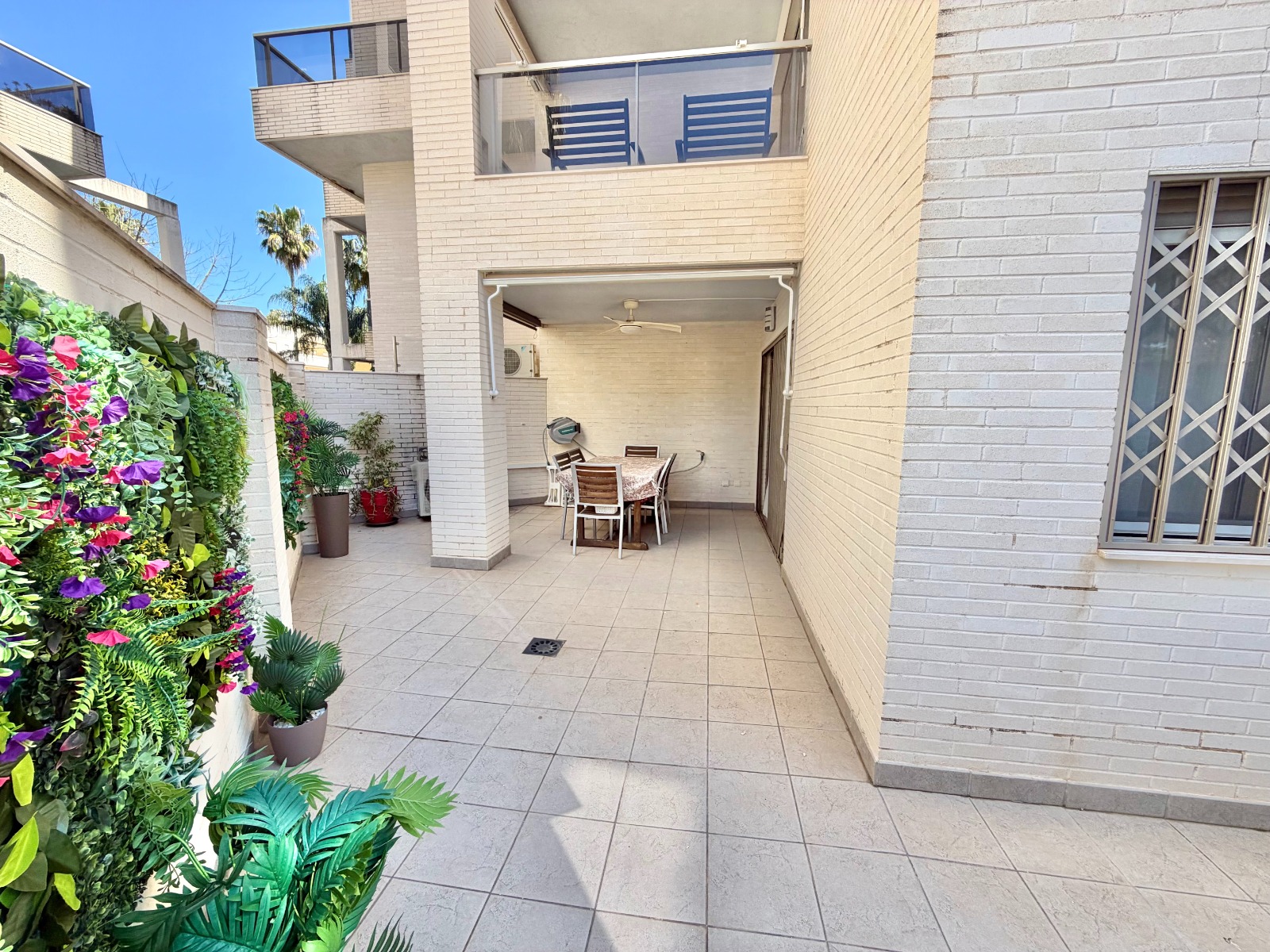 PLANTA BAJA CON PISCINA — KM 1 DENIA