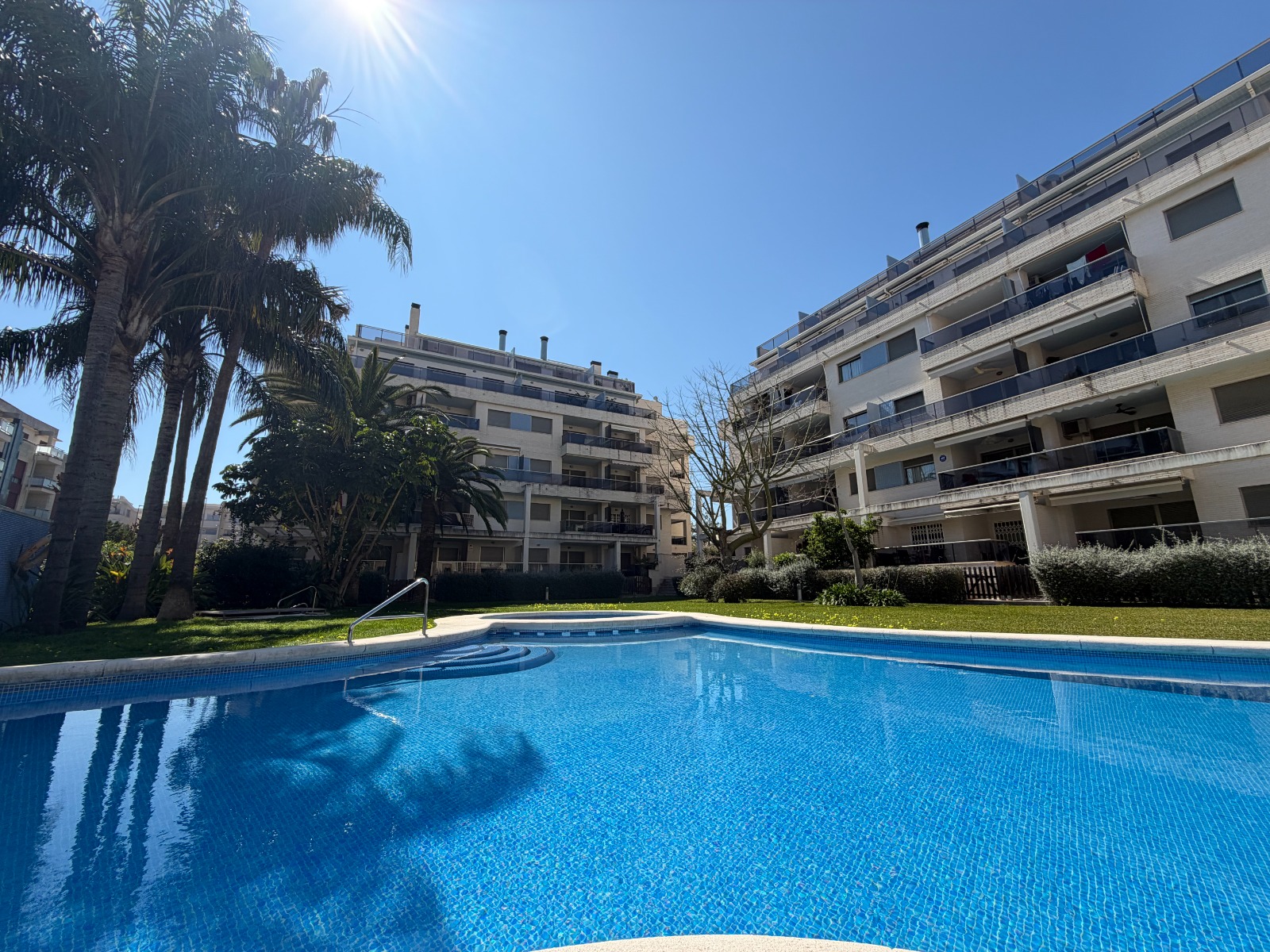 PLANTA BAJA CON PISCINA — KM 1 DENIA