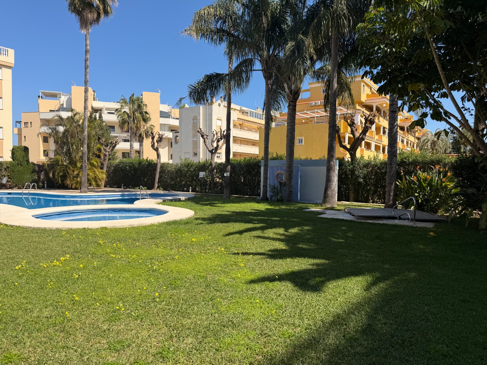 PLANTA BAJA CON PISCINA — KM 1 DENIA