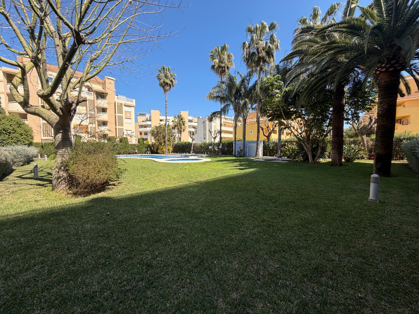 PLANTA BAJA CON PISCINA — KM 1 DENIA