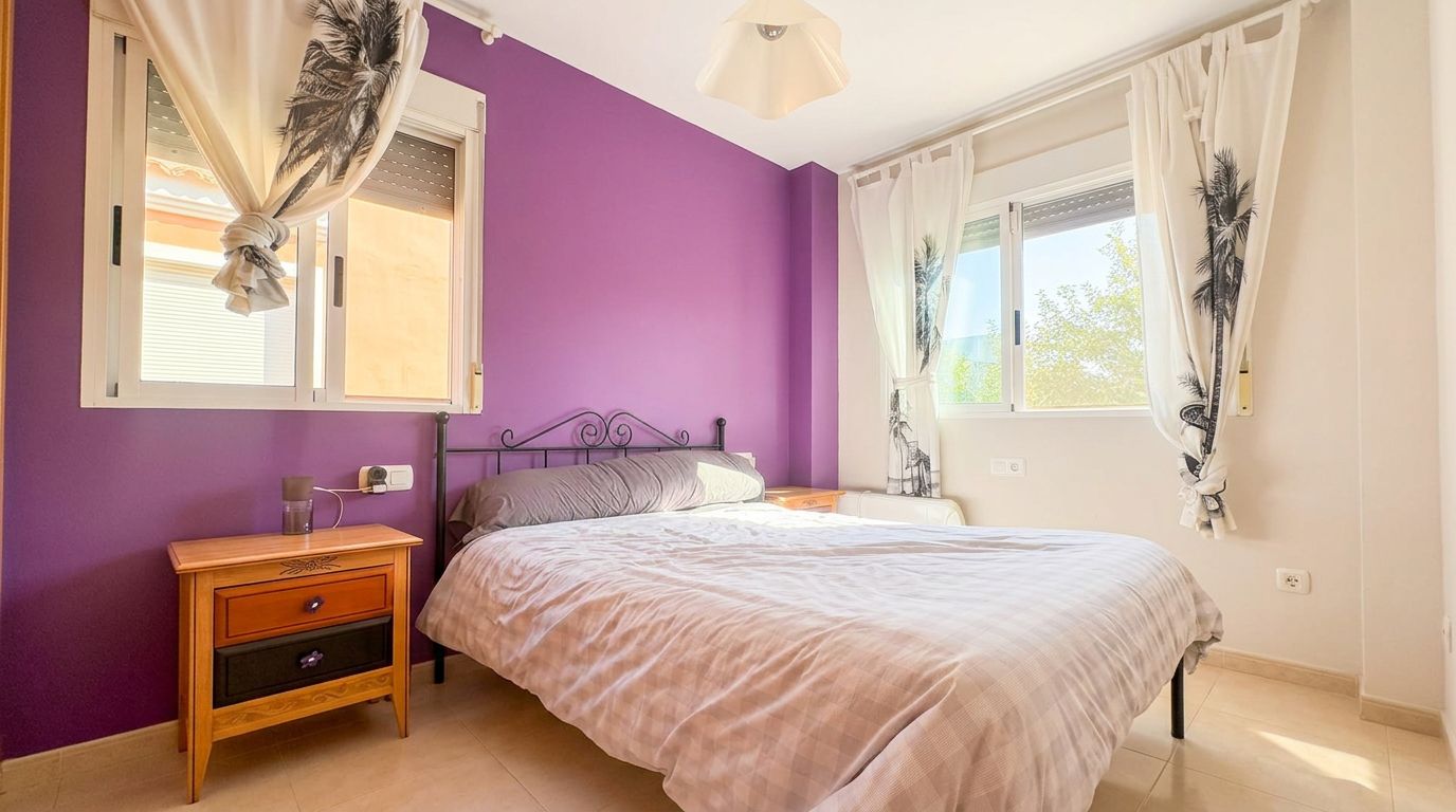 Single-family house in El Verger with a communal pool, garden, and plenty of light.